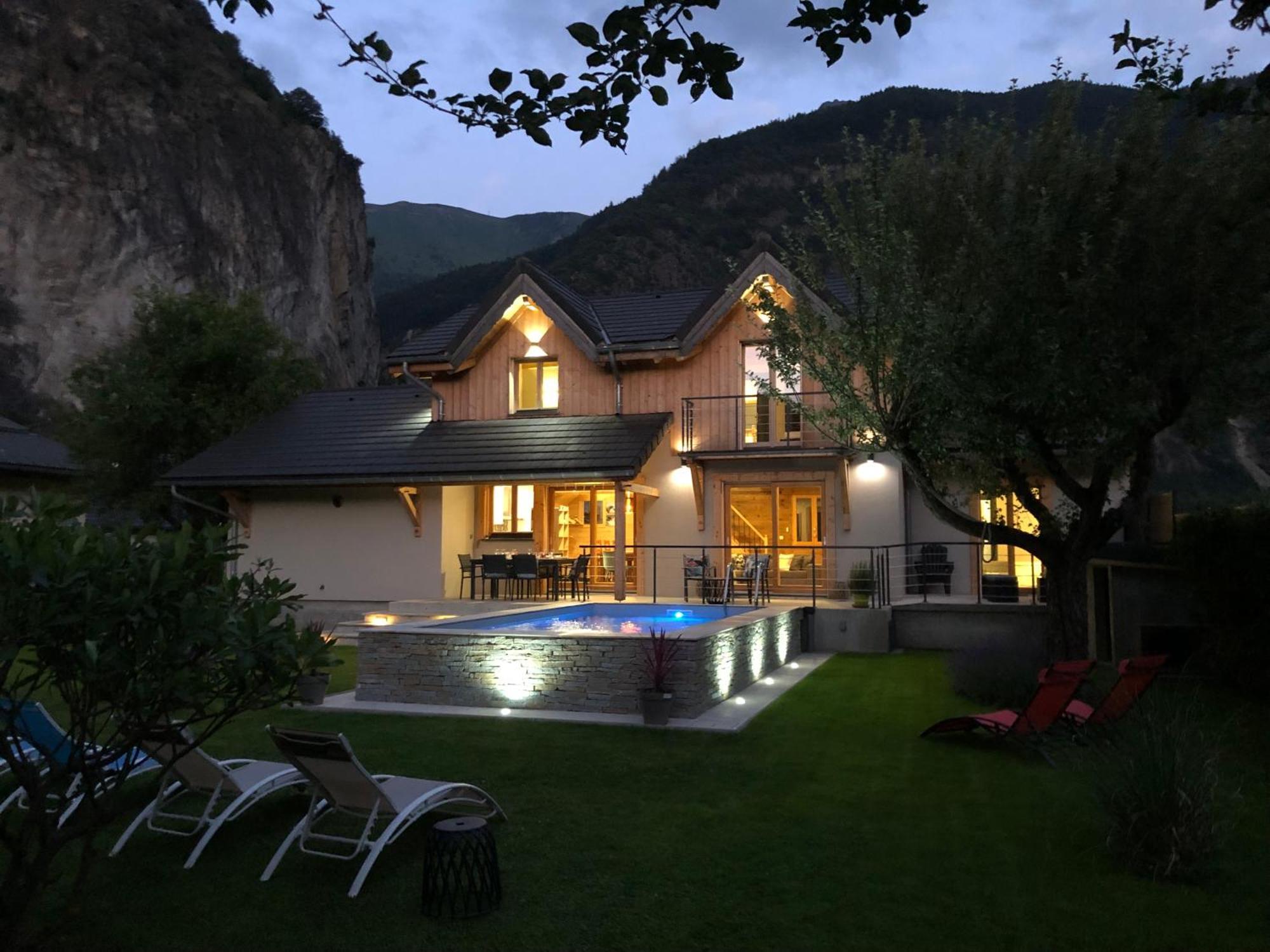 Chalet Barbara With Swimming Pool In The Heart Of Oisans Le Bourg-d'Oisans Exterior photo